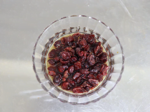 2個(gè)雞蛋做11杯蛋糕,不打發(fā)雞蛋不放黃油,拌一拌就烤蓬松暄軟